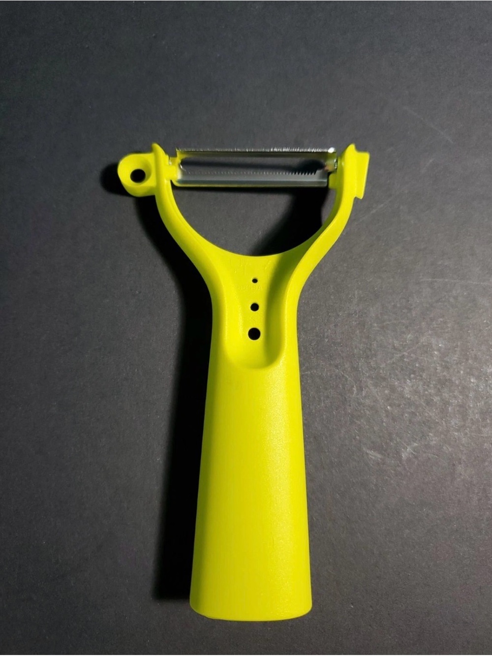 Tupperware Horizontal Vegetable Peeler 5-In-1 Tool Margarita green